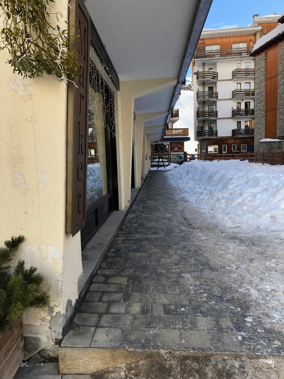 Property building, Street view