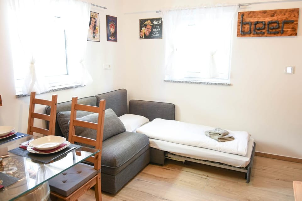 Bed, Living room