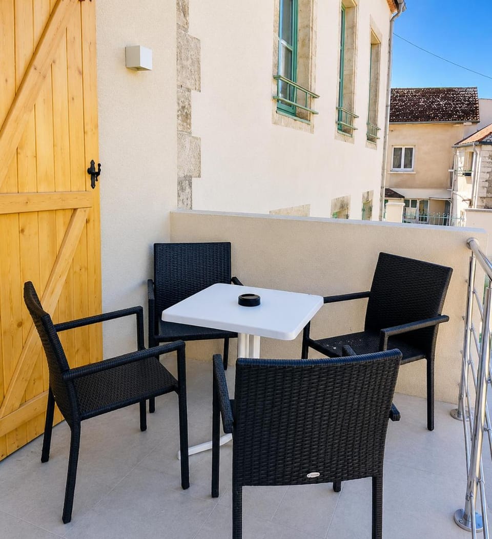 Balcony/Terrace, River view