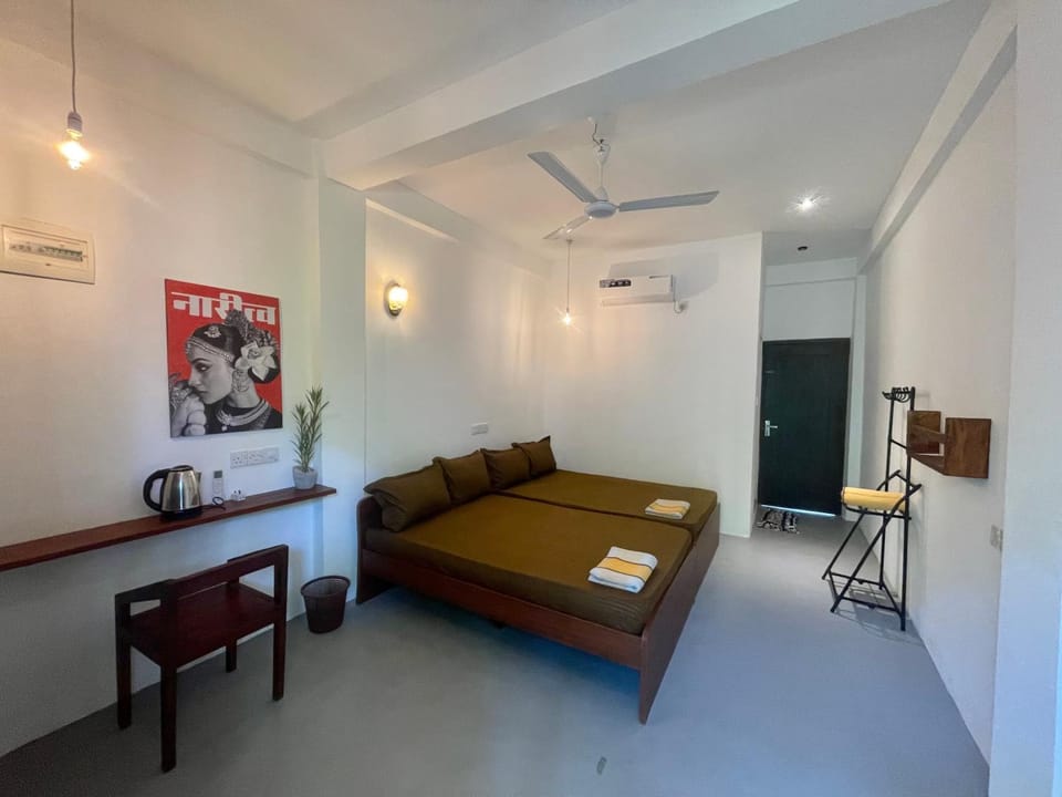 Bed, Living room, Photo of the whole room, Seating area, Bedroom