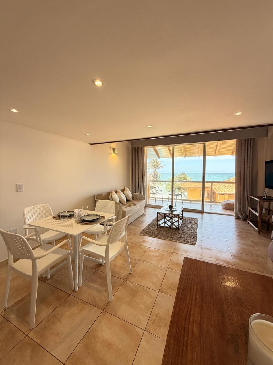 Living room, Dining area