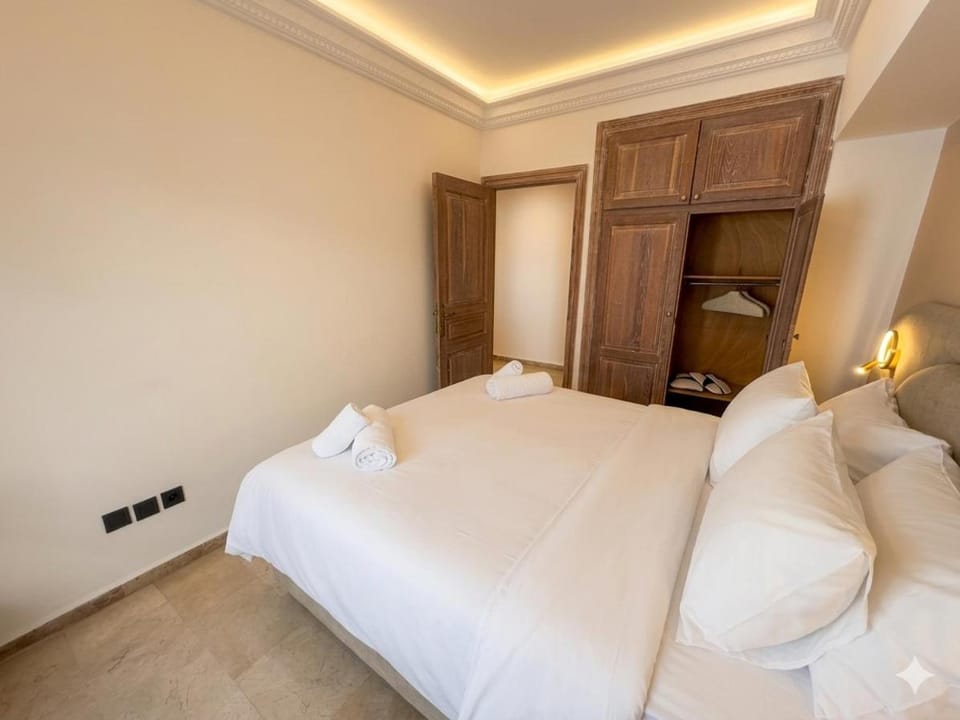 The Velodrome - Indoor Parking included - Huge Terrace Apartment in Casablanca