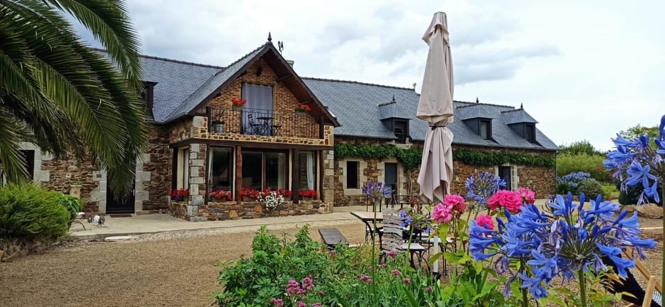 Chambre d'hote La Palmeraie Bed and Breakfast in Brittany