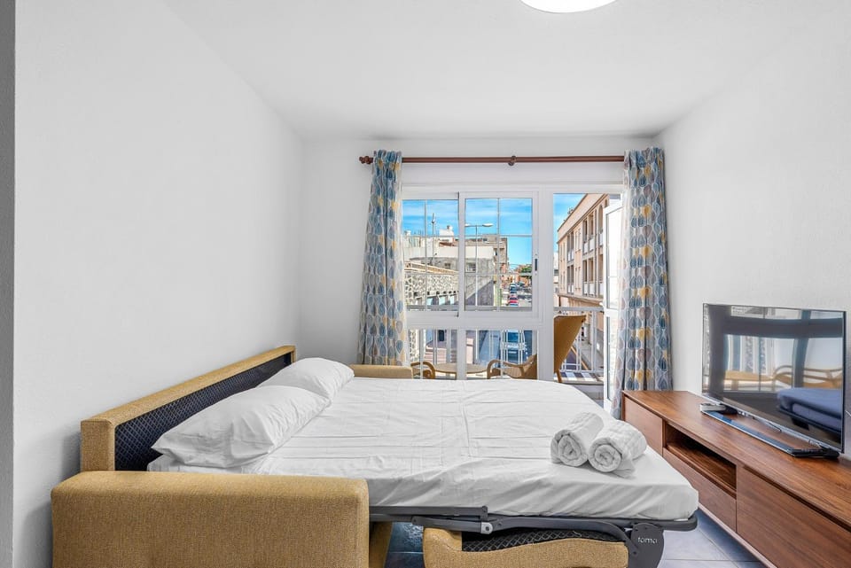 Bed, Living room