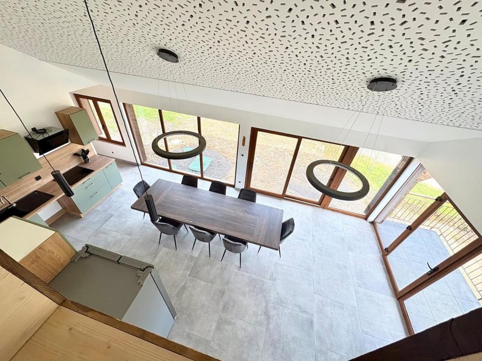 Kitchen or kitchenette, Seating area, Dining area