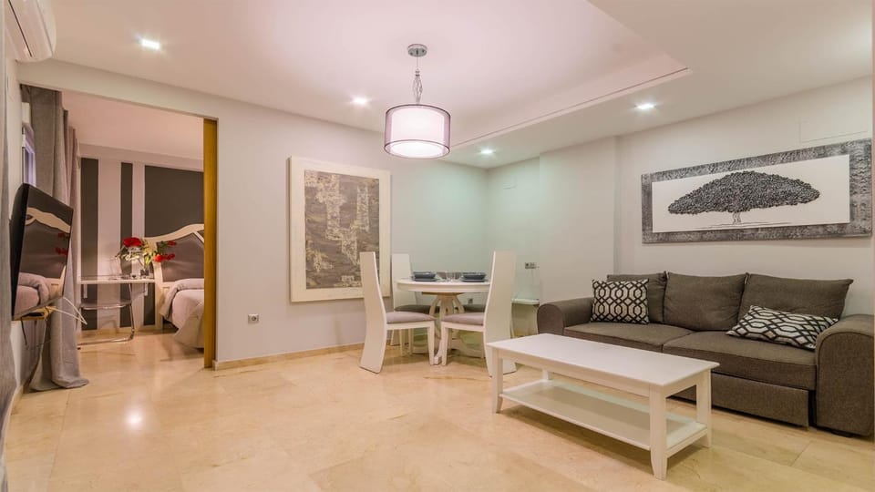Living room, Seating area, Dining area