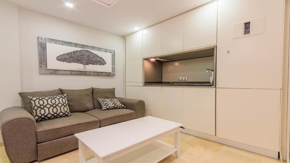 Kitchen or kitchenette, Living room