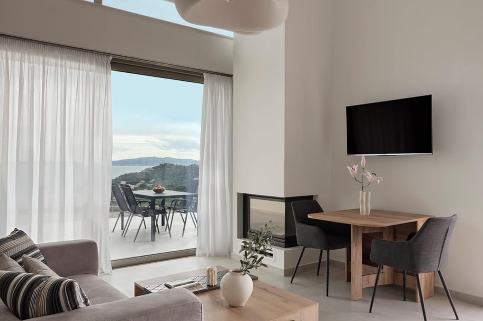 Nisis Suites - Serene Luxury with Sea View Apartment in Islands