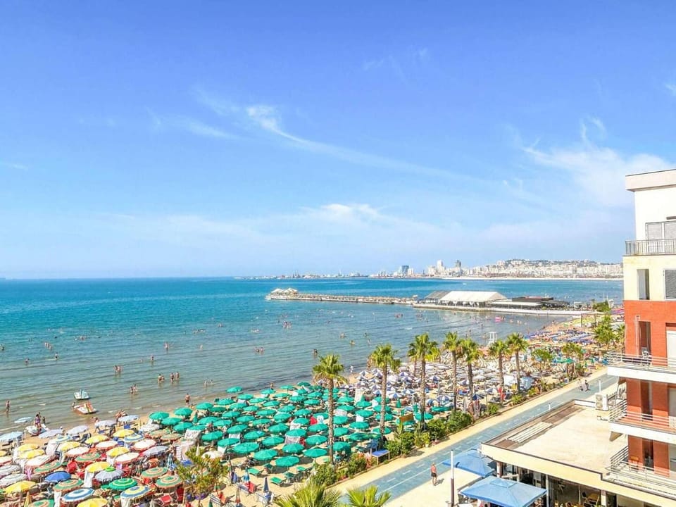 Day, Beach, City view, Sea view, Sea view, sunbed