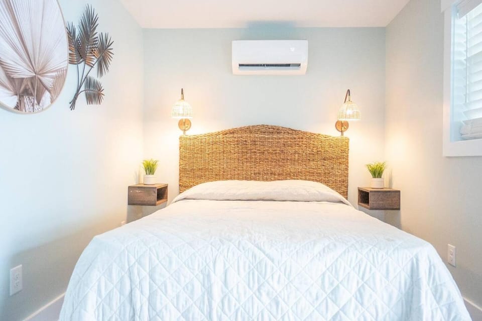 Key West 1- Beach Access - Dog Friendly - Grill Apartment in Surf City