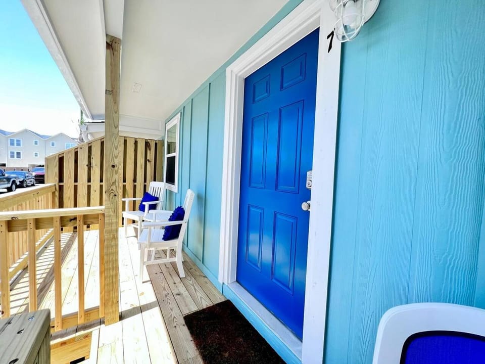 Key West 7- Beach Access - Dog Friendly - Bikes Grill Apartment in Surf City