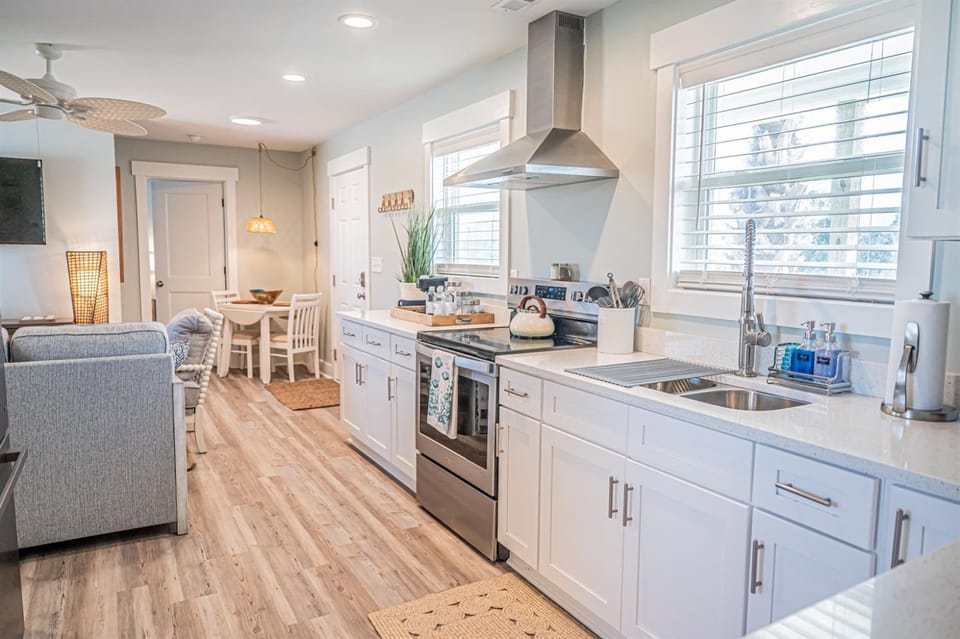 Key West 8- Beach Access - Dog Friendly - Bikes - Grill Apartment in Surf City