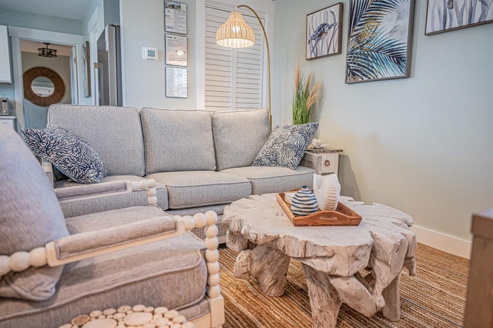 Key West 8- Beach Access - Dog Friendly - Bikes - Grill Apartment in Surf City