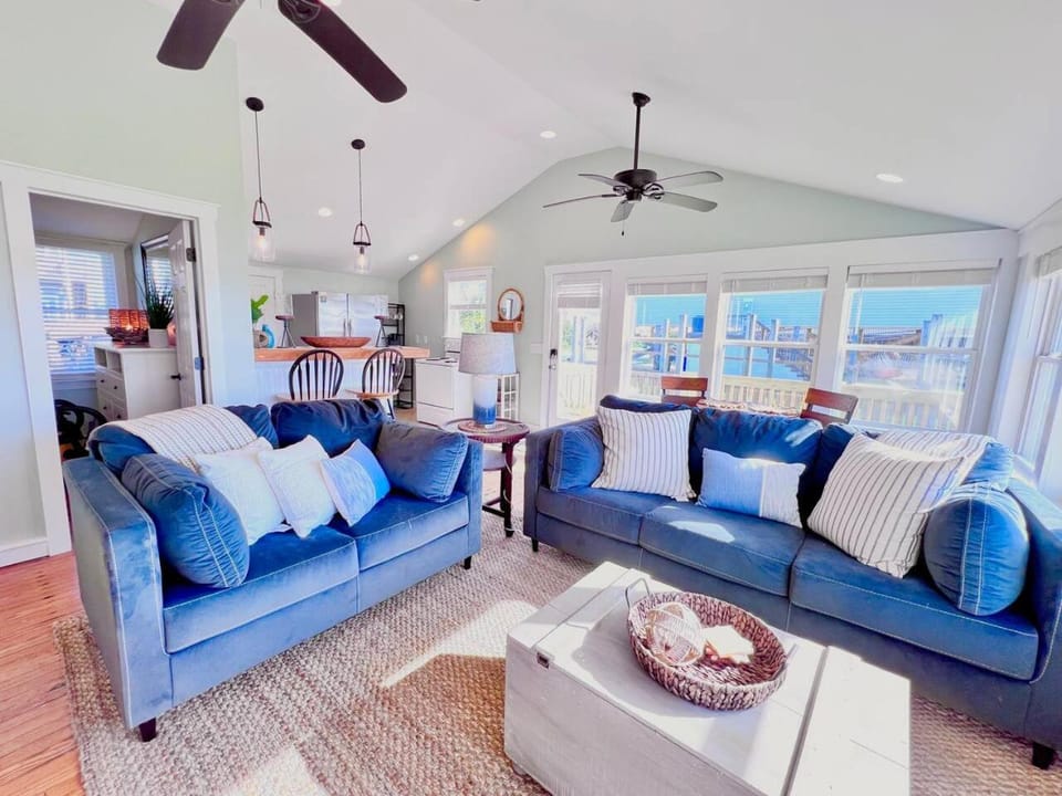 On the Waterway- Waterfront - Kayaks - Paddle Boards- Fenced Yard - Dog Friendly House in Surf City