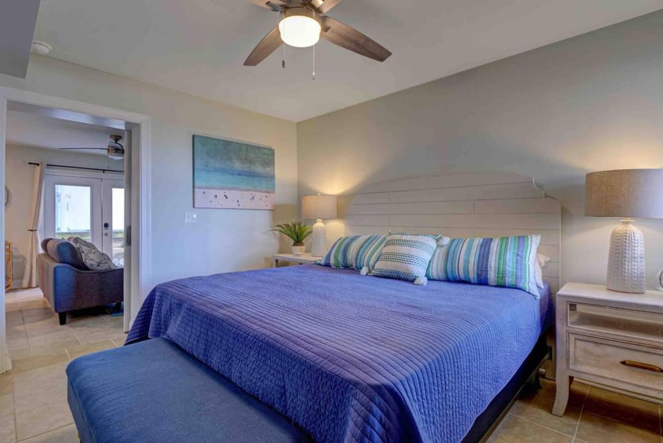 The Bungalows E- Beachfront - Dog Friendly - Gazebo - Bikes Apartment in Surf City