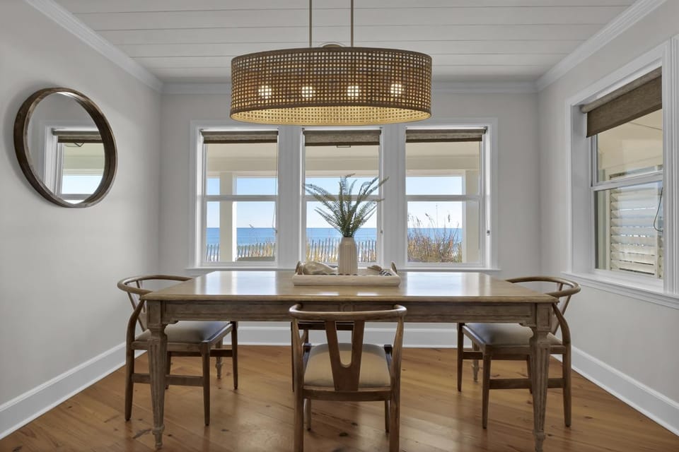 The Turtle's Nest- Oceanfront Cottage - Hot Tub - Dog Friendly House in Surf City