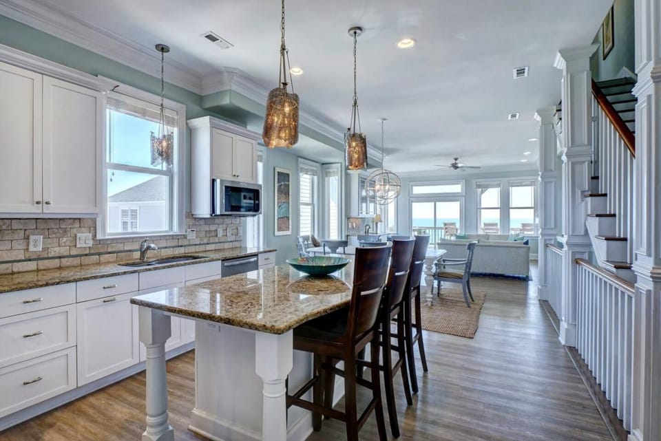 Tipsy Turtle North- Oceanfront Oasis - Pool - Dog Friendly House in Surf City