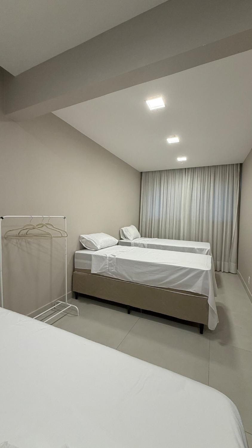 Apartamento amplo climatizado próximo à praia Apartment in Vila Velha