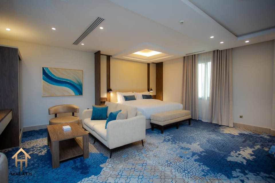 Bed, Living room, Photo of the whole room, Seating area, Bedroom