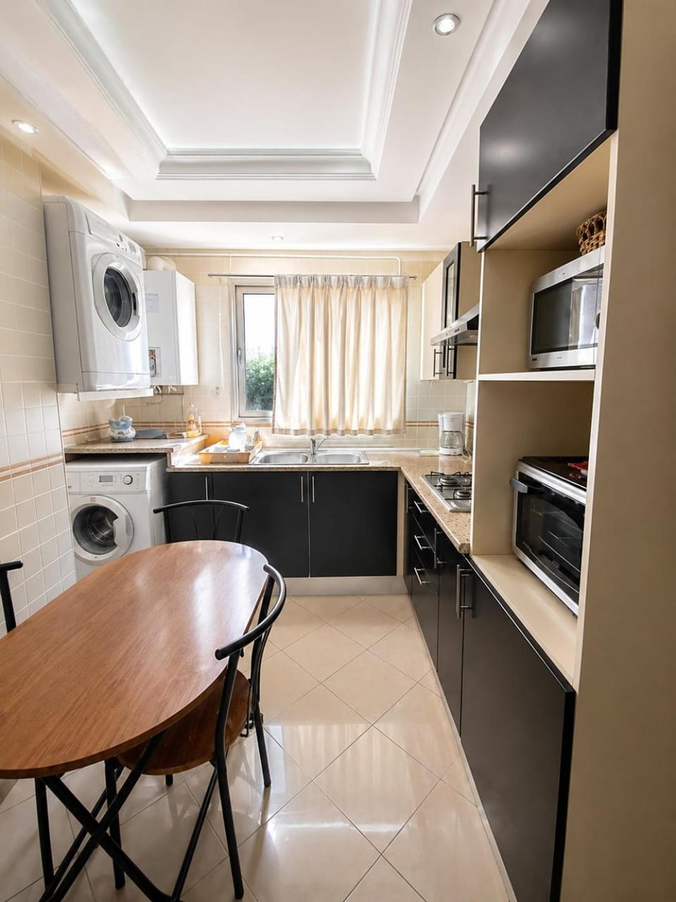 Kitchen or kitchenette, Dining area, Food, dishwasher, oven