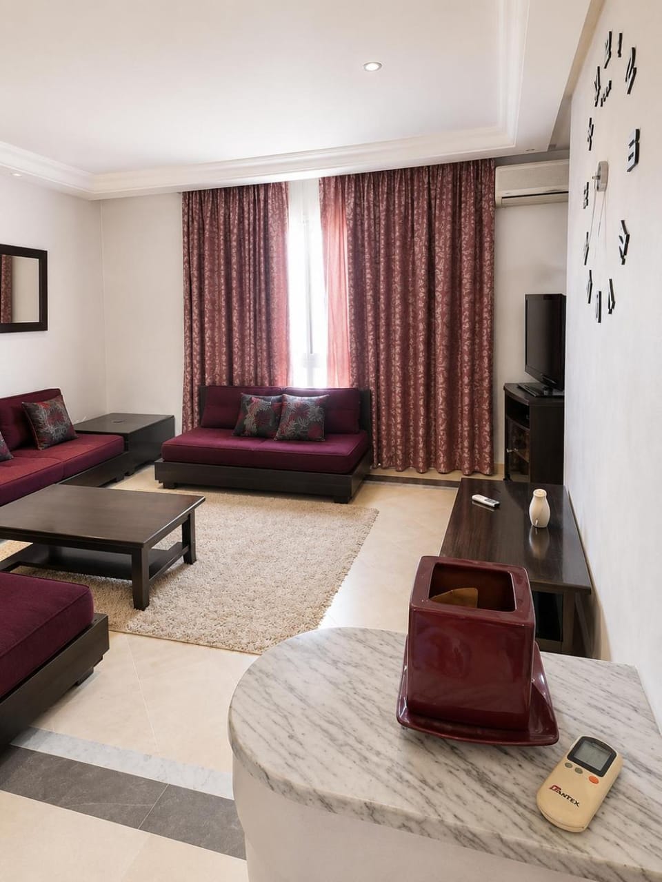 Living room, Seating area