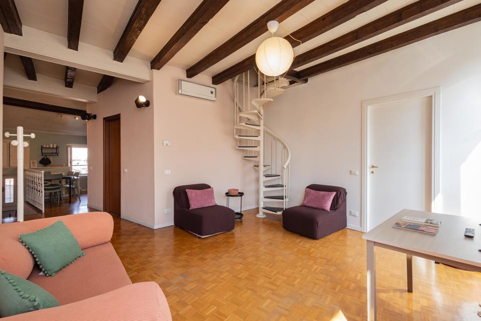 Kitchen or kitchenette, Living room, Seating area, heating, heating, kitchen