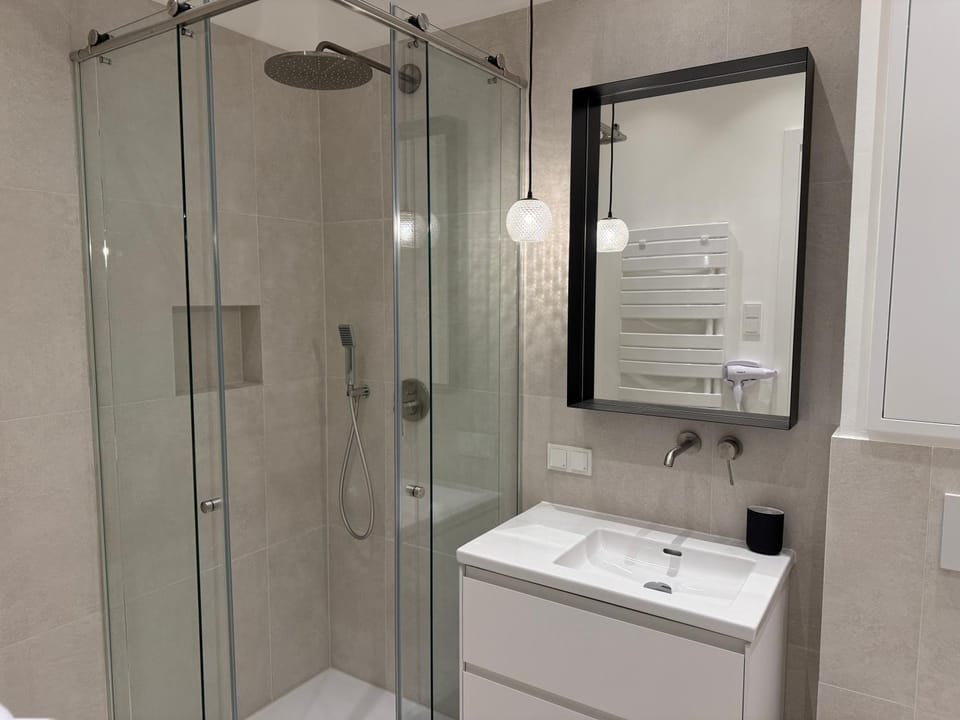 Central Renovated Premium Apartment with Free Parking Apartment in Vienna