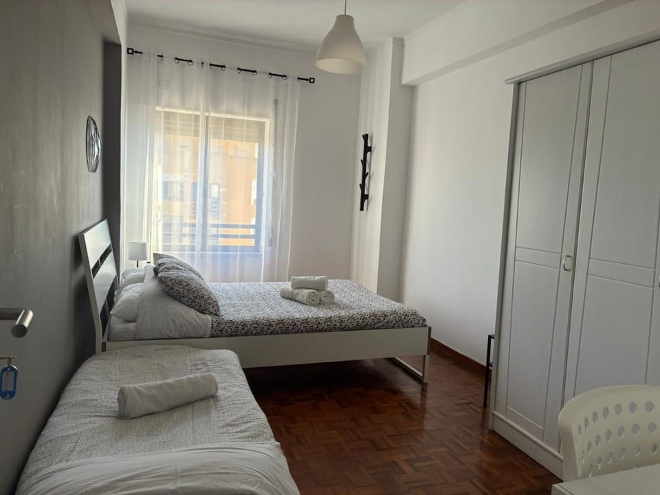 Bed, Photo of the whole room, Bedroom, wardrobe