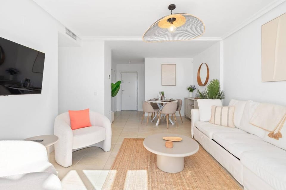TV and multimedia, Seating area, Dining area, furniture, heating, air conditioner