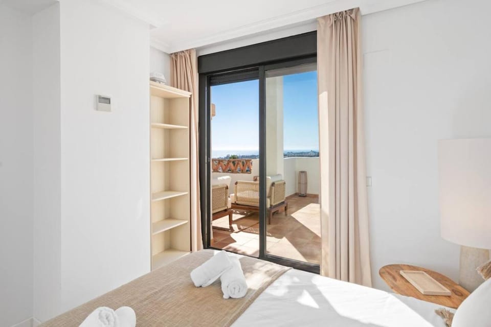Bed, Natural landscape, View (from property/room), Balcony/Terrace, Bedroom, Sea view, heating, towels, wardrobe, air conditioner