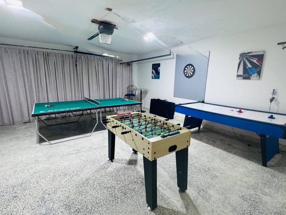 Coastal Hangout- Hot Tub- Fire Pit-Game Room House in Lower Grand Lagoon