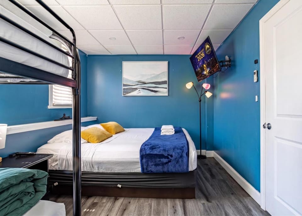 Luxurious 4BR-2BA-9Beds | NYC | EWR | Free Parking Apartment in Bayonne