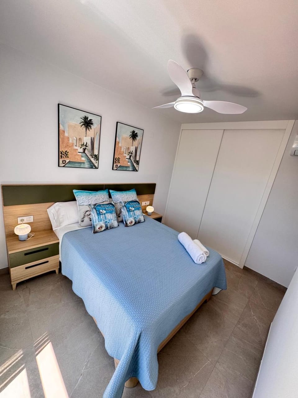 Bedroom, air conditioner