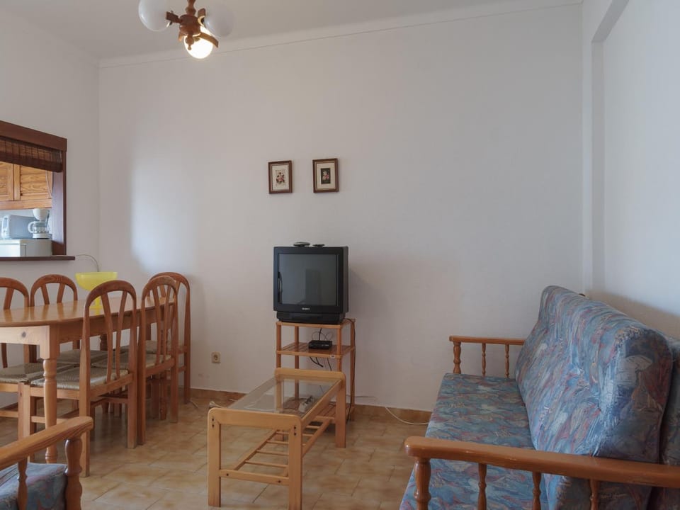TV and multimedia, Living room, Dining area