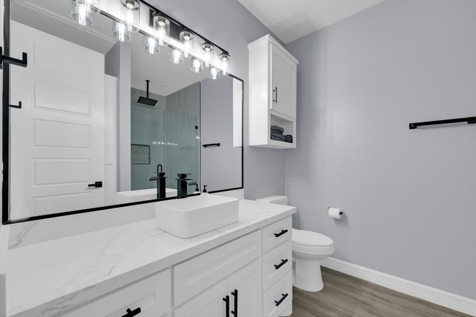 Relax and Unwind in this Modern Spacious Townhome Apartment in Pharr