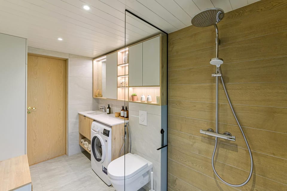 Shower, Bathroom