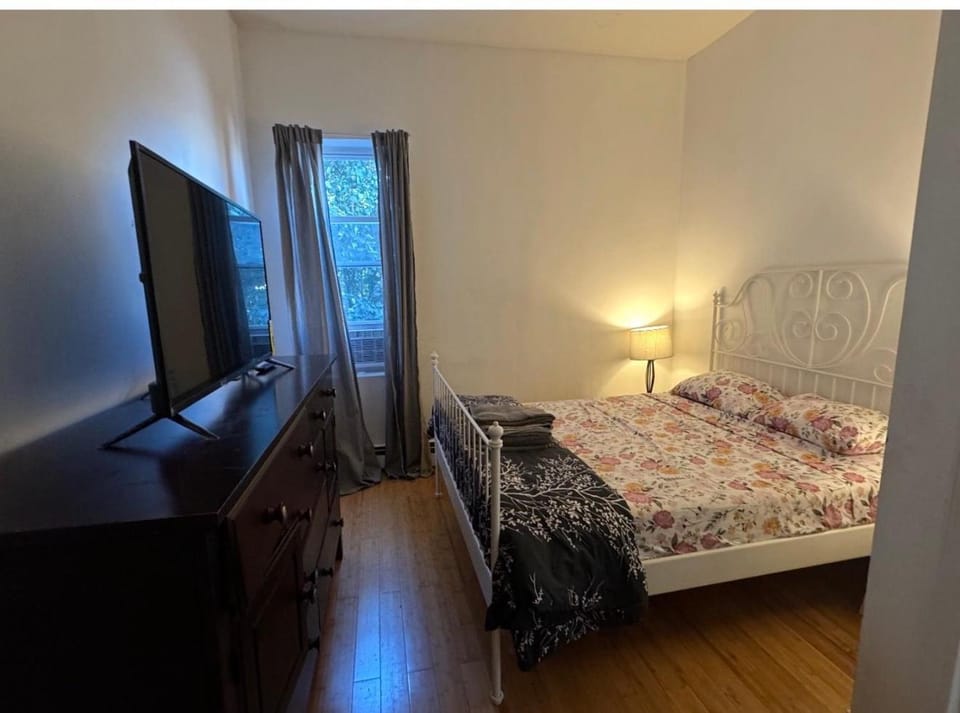 NYC Skyline Views 15 minutes toTimes Square Apartment in North Bergen