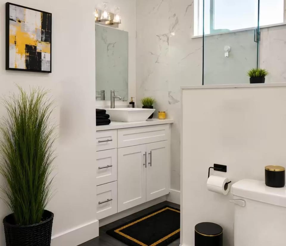 Private Furnished Studio with WiFi & Utilities - Near LA Attractions Apartment in North Hills