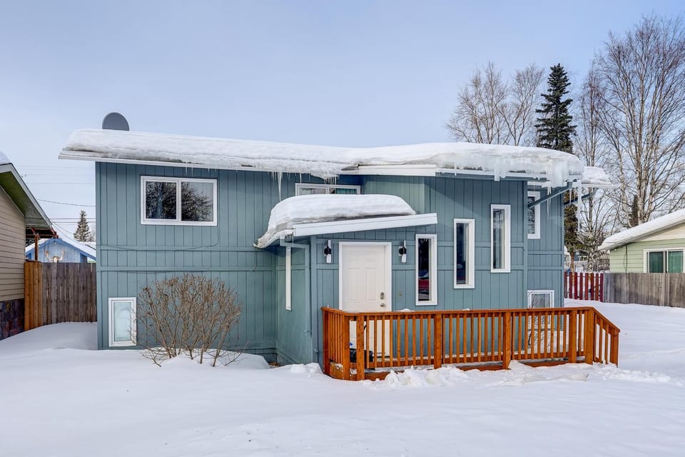 3 Mi to Dtwn: Group Retreat in Anchorage! House in Spenard