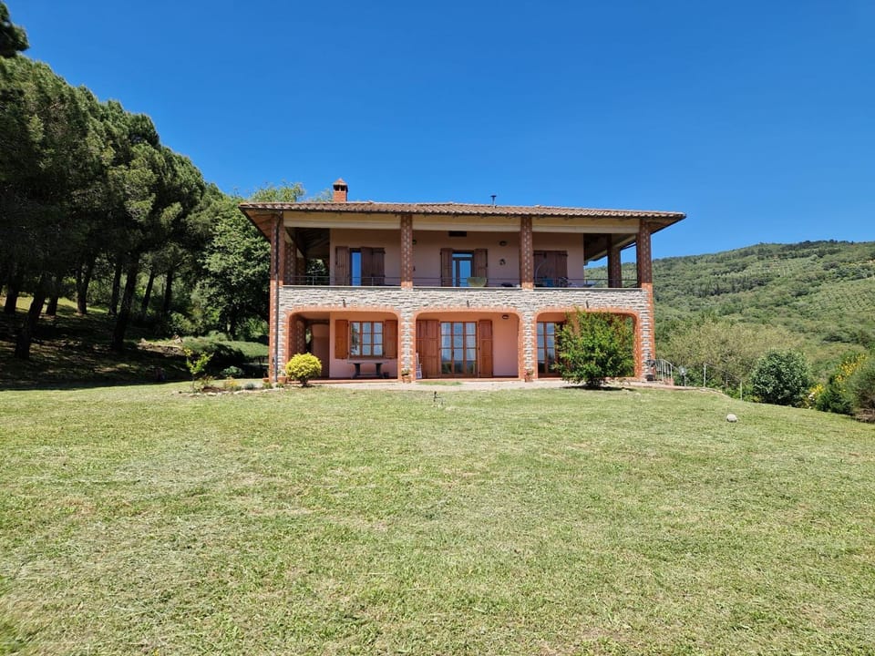 Property building, Spring, Day, Natural landscape, Garden, Garden view, Mountain view