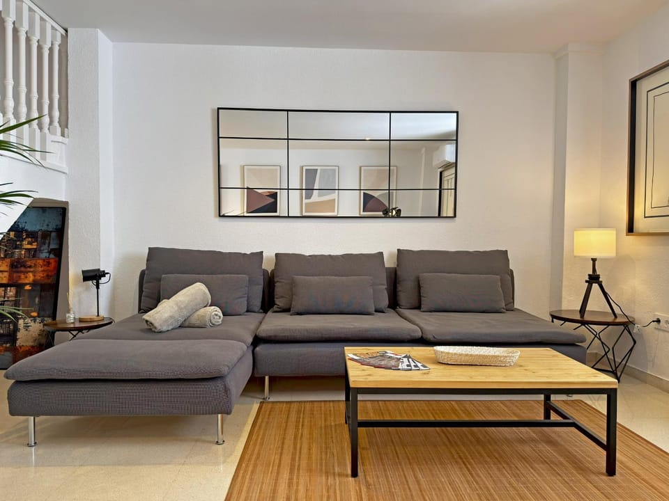 Communal lounge/ TV room, Living room