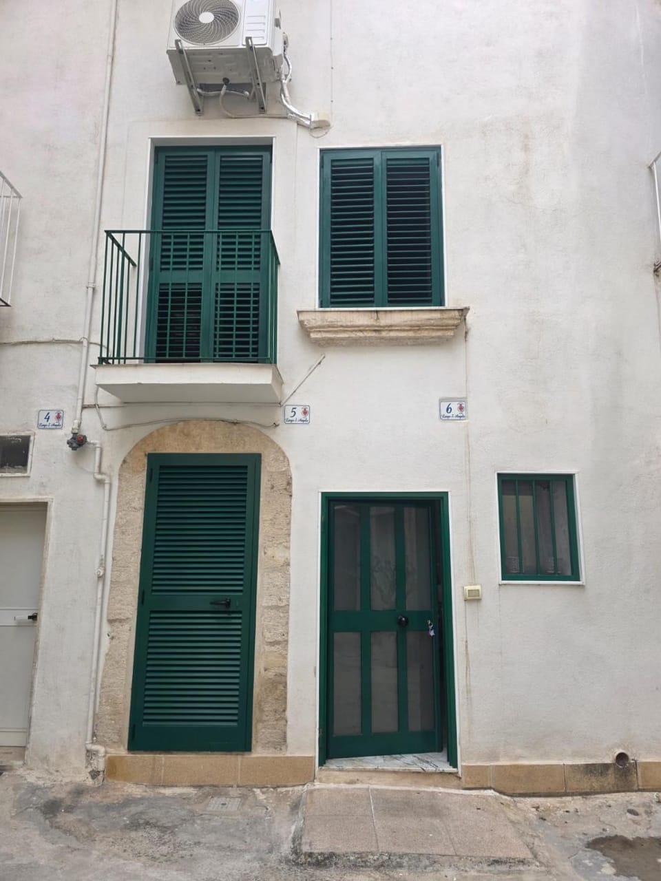 Property building, Day