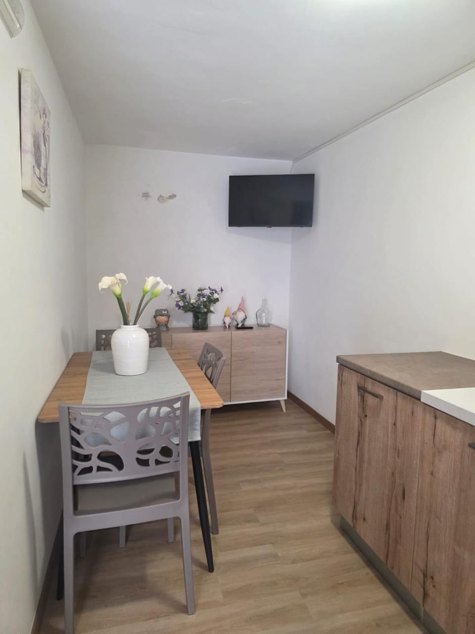 TV and multimedia, Kitchen or kitchenette, Dining area