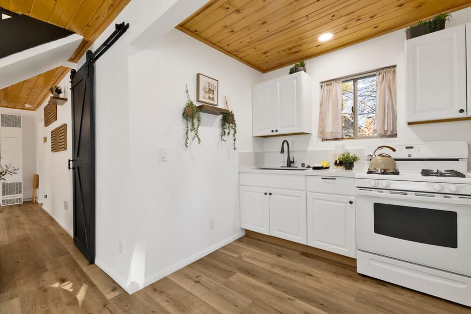 Kitchen or kitchenette, Family