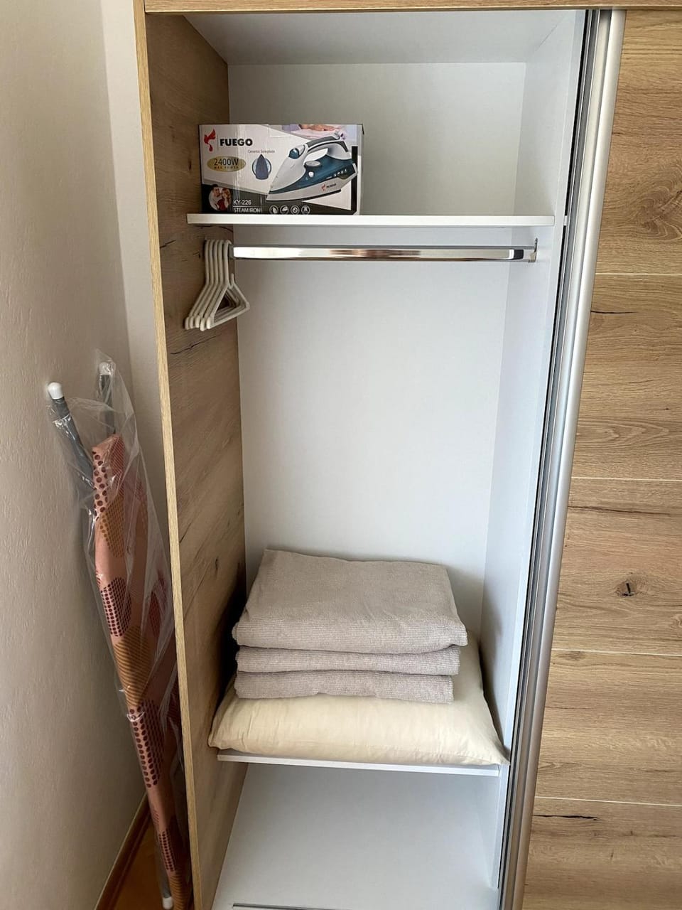 TZK Lovely 1 BR Suite with Parking Spot Apartment in Skopje
