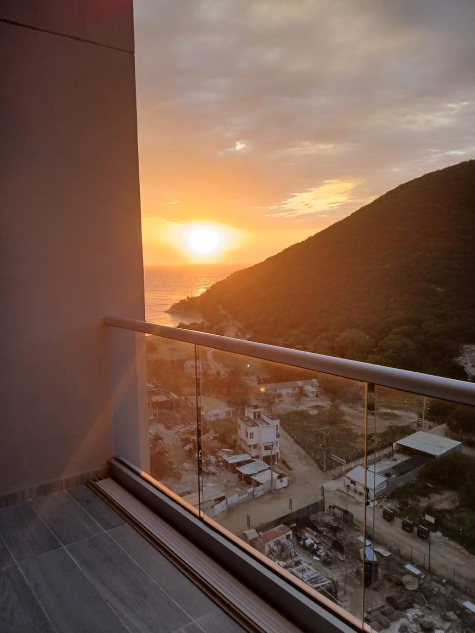 Balcony/Terrace, Mountain view, Sunset