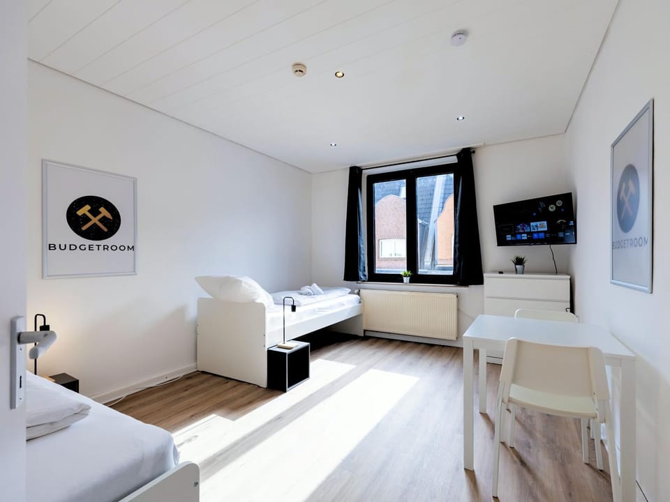 BudgetRoom 3 Schlafzimmer Workers Home Apartment in Neuss