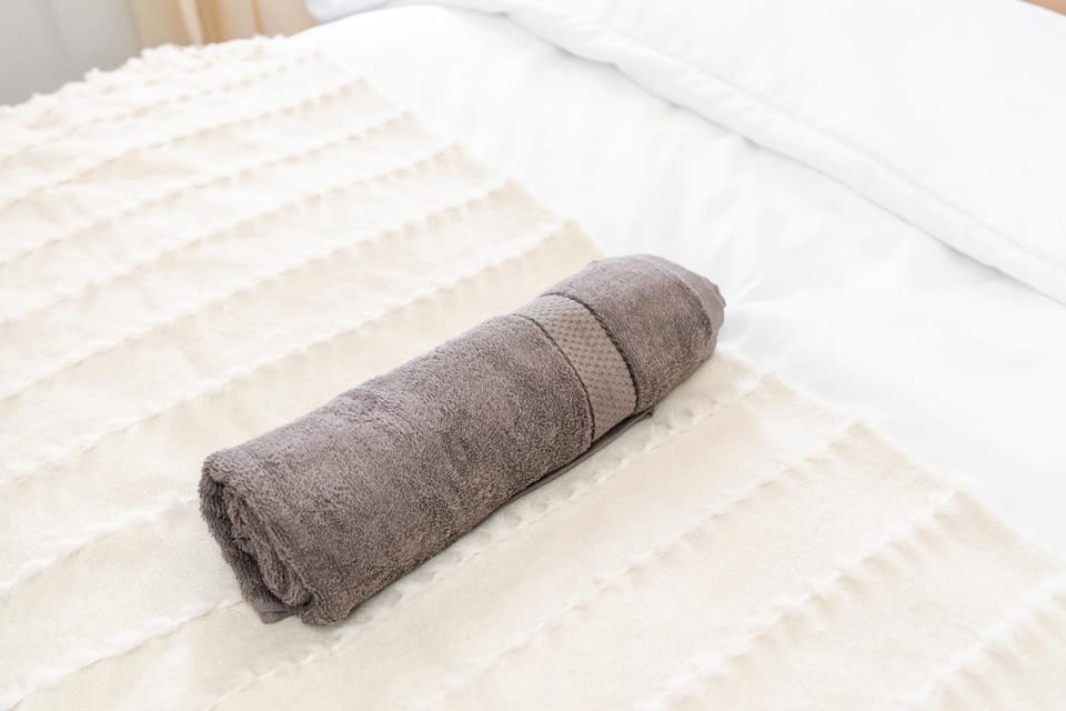 Bed, Photo of the whole room, Bedroom, towels