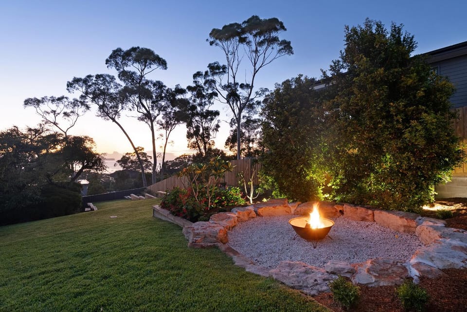 Vue: Breathtaking Jervis Bay views, luxury retreat House in Vincentia