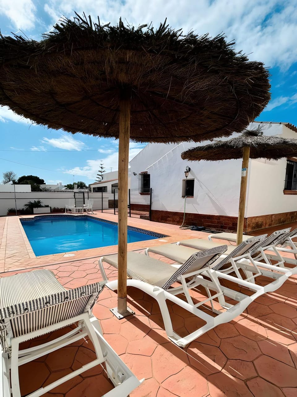Casa con piscina privada muy cerca del pueblo Chalet in La Janda